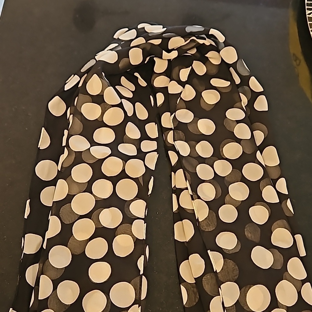 💕ST. JOHN💕 100% Silk Scarf ~ Black & White Polka Dot Print - Picture 3 of 7